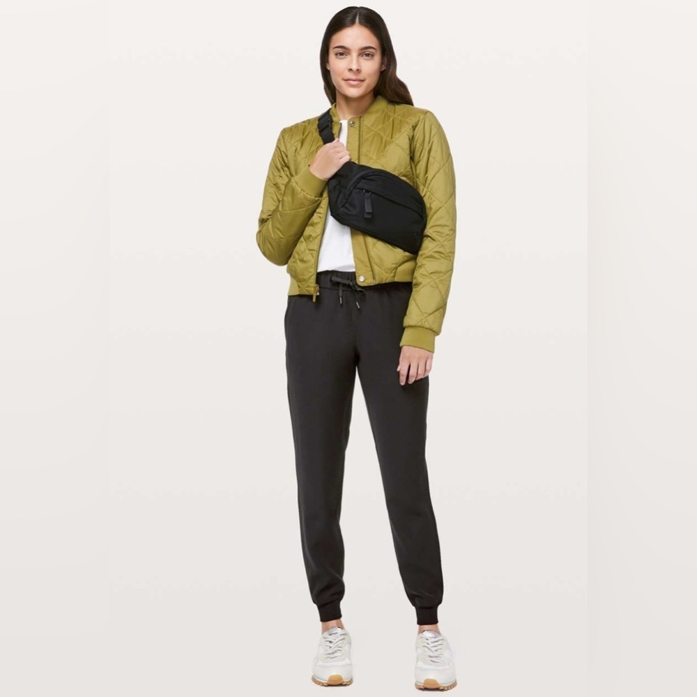 Lululemon On The Fly Jogger In Black, Size 2